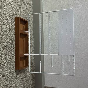 Jewelry rack/holder